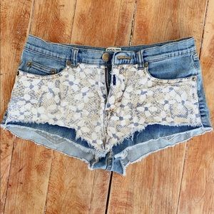 RVCA Women’s Denim Cut Off Shorts size small
